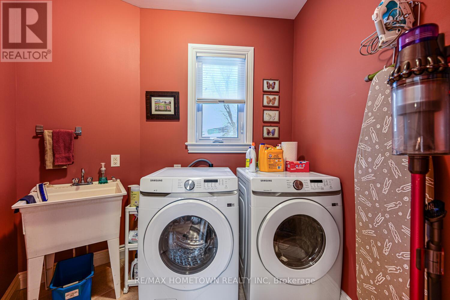 1219 County Road 2 Road