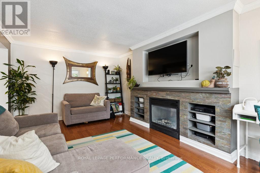 1798 Woodhaven Heights