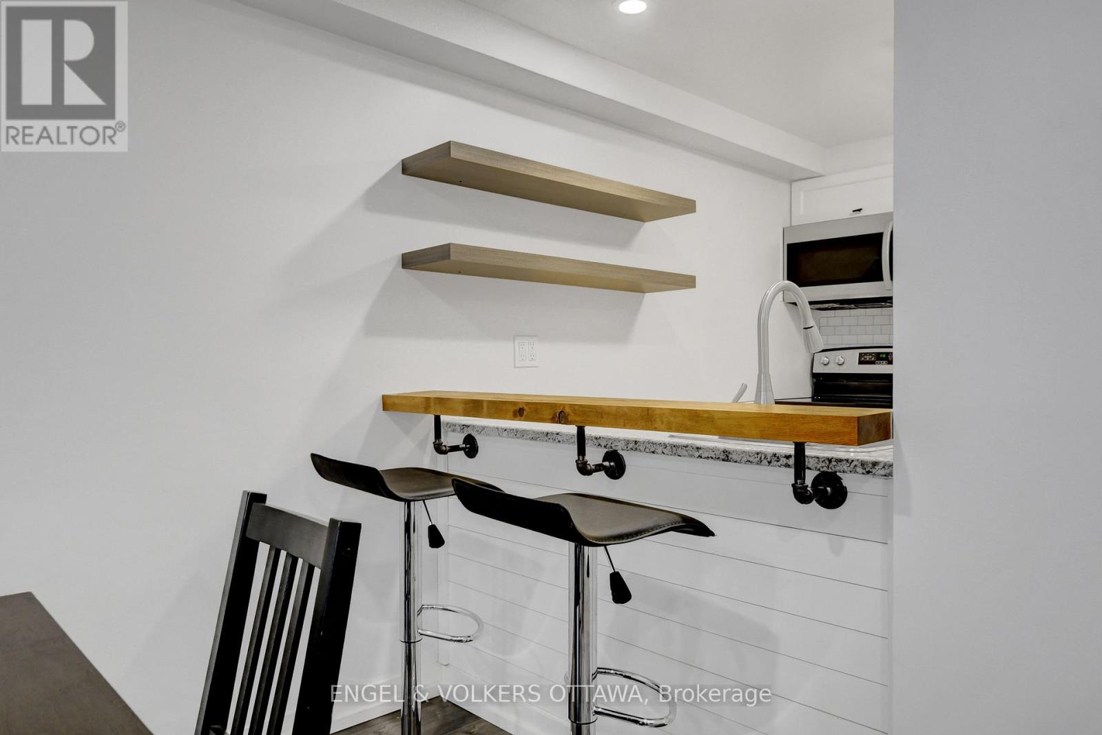 112 - 6532 Bilberry Drive