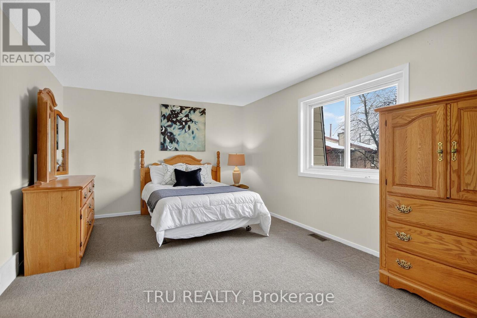 82 - 215 Temby Private