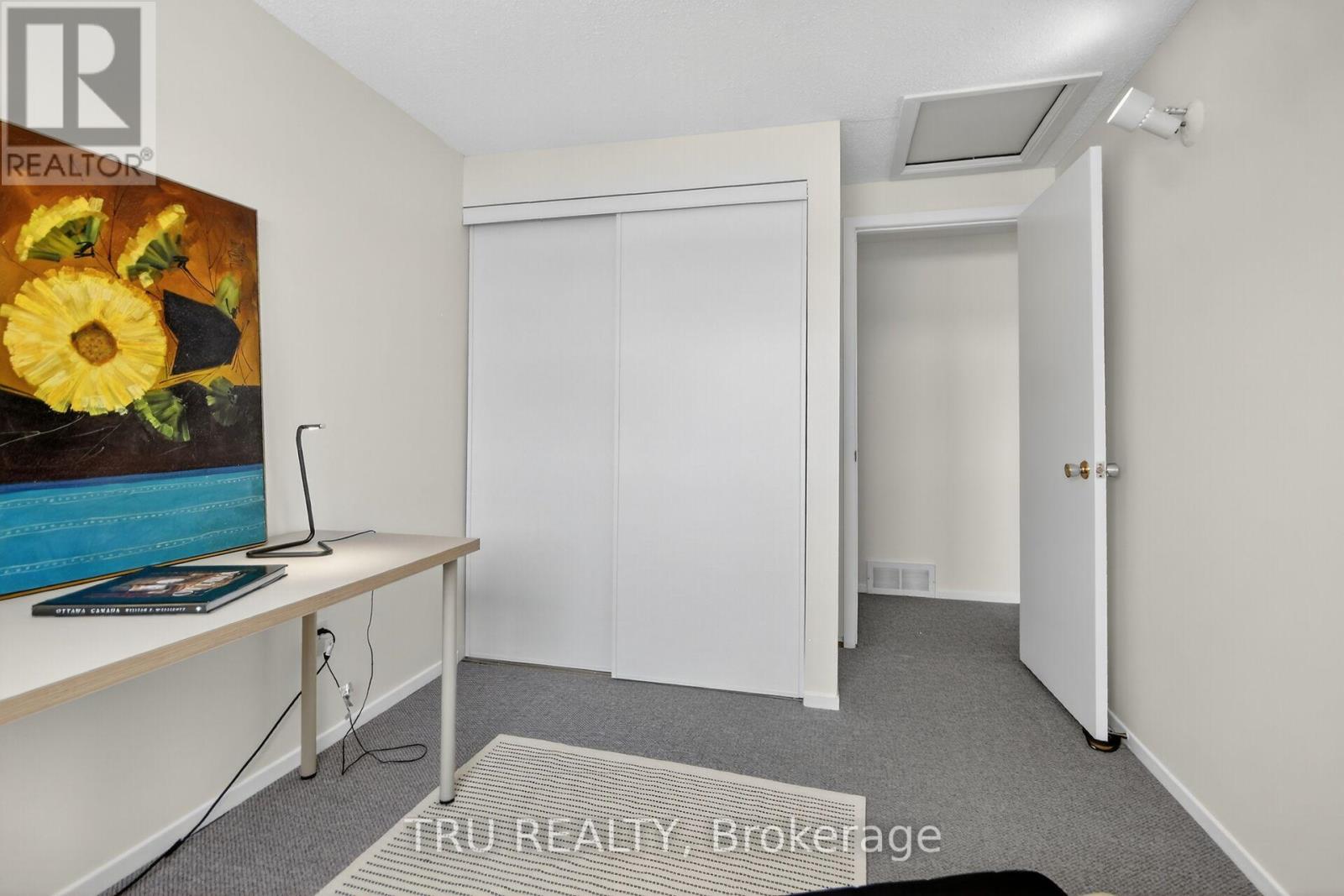 82 - 215 Temby Private