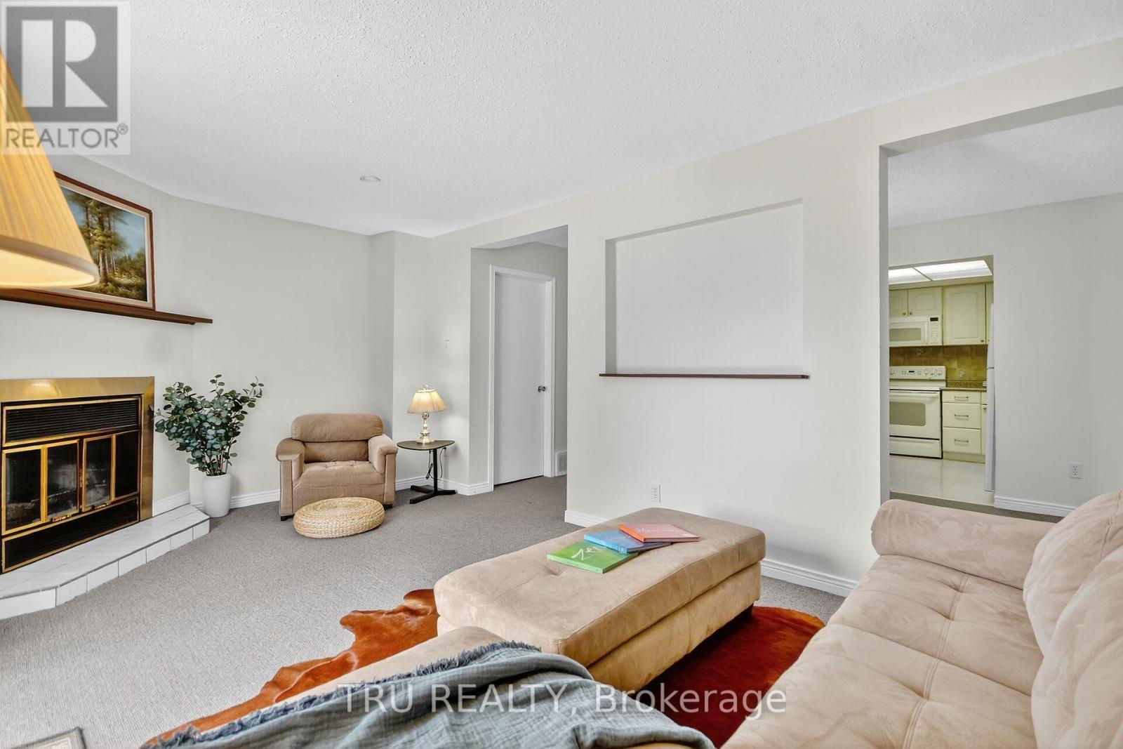 82 - 215 Temby Private