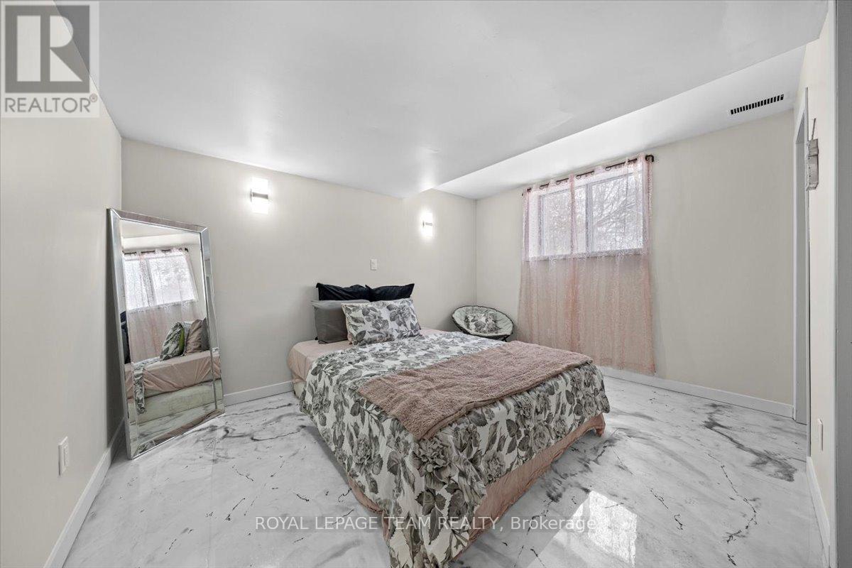 9161 County Rd 6 North