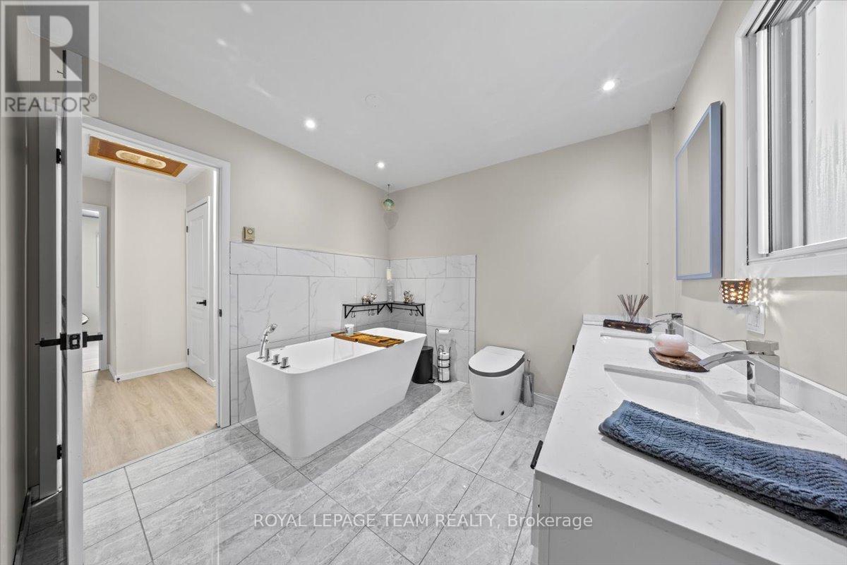 9161 County Rd 6 North