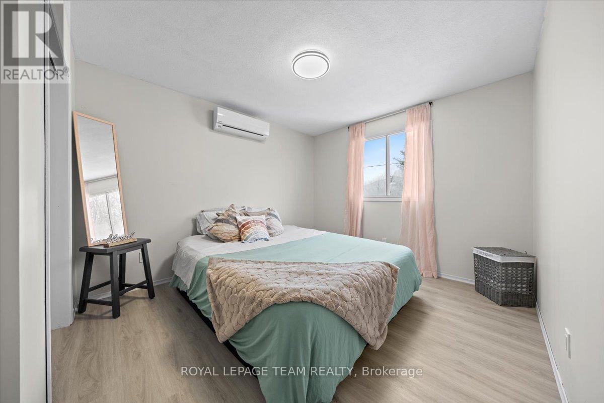 9161 County Rd 6 North