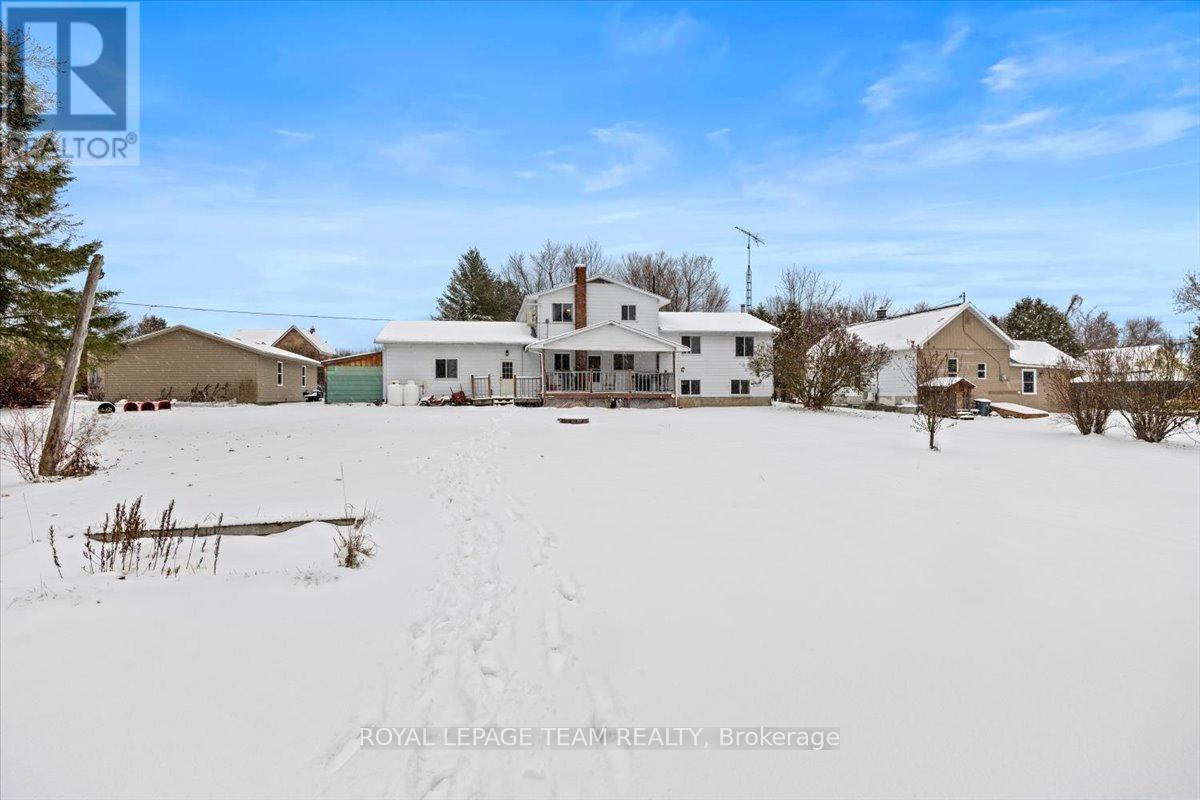 9161 County Rd 6 North