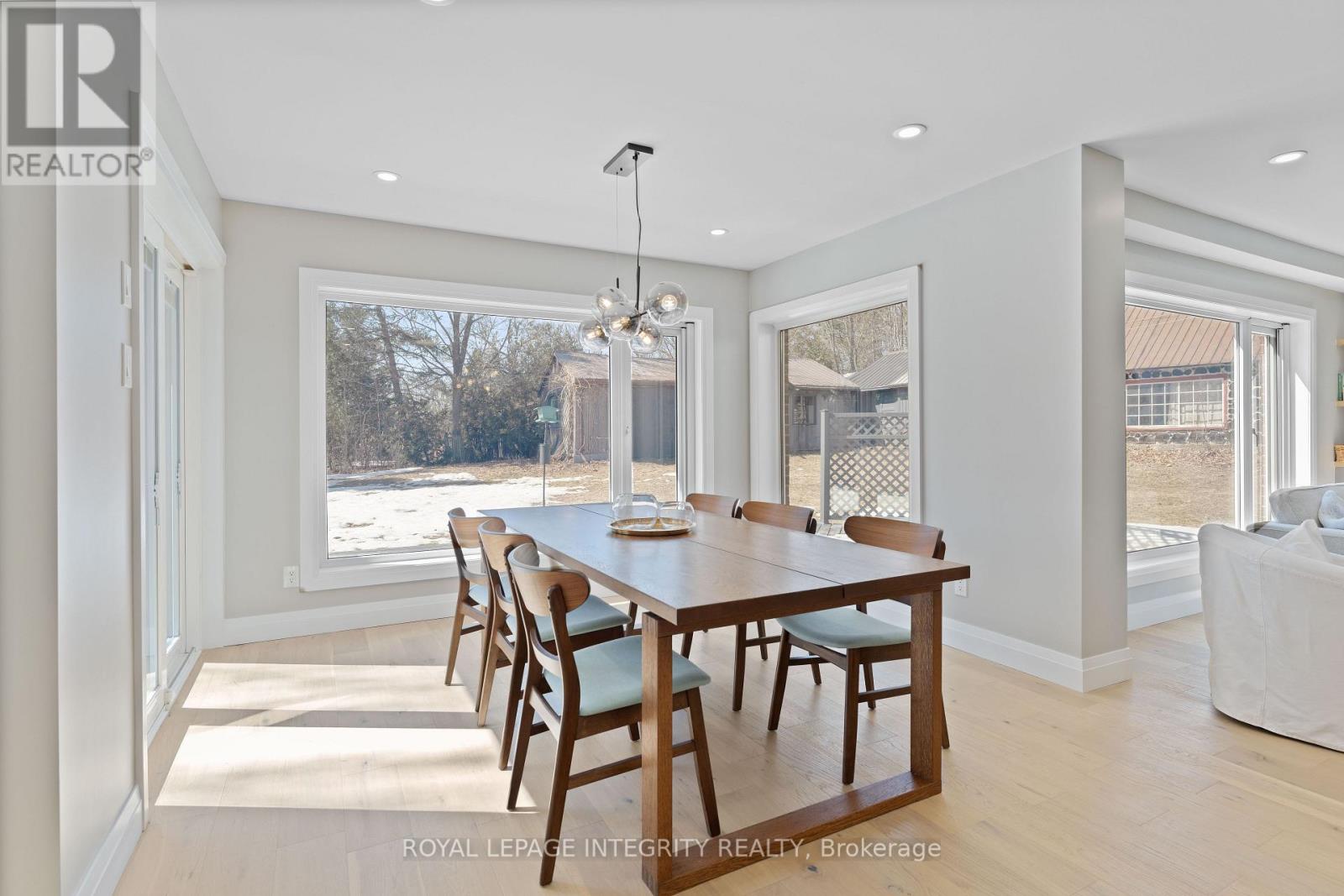 3440 Woodroffe Avenue