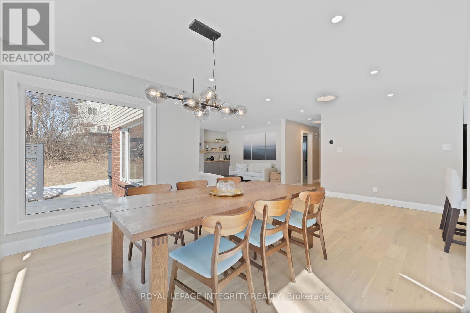 3440 Woodroffe Avenue