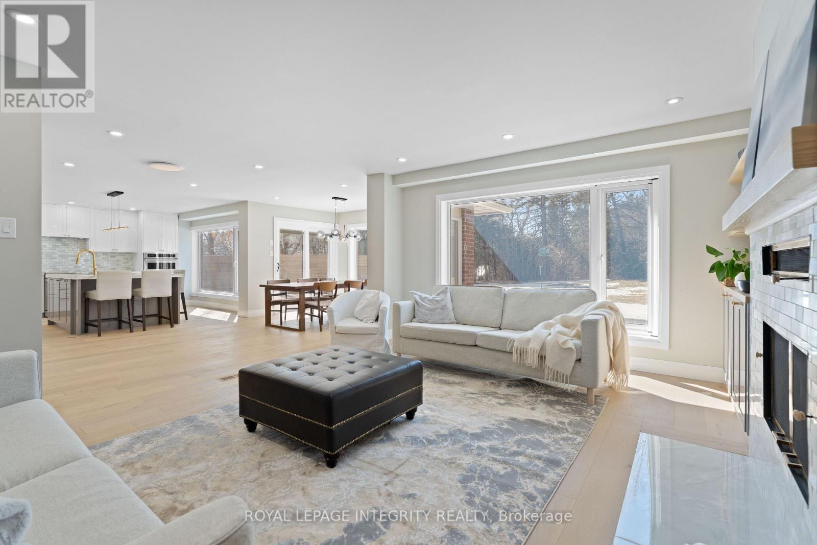 3440 Woodroffe Avenue