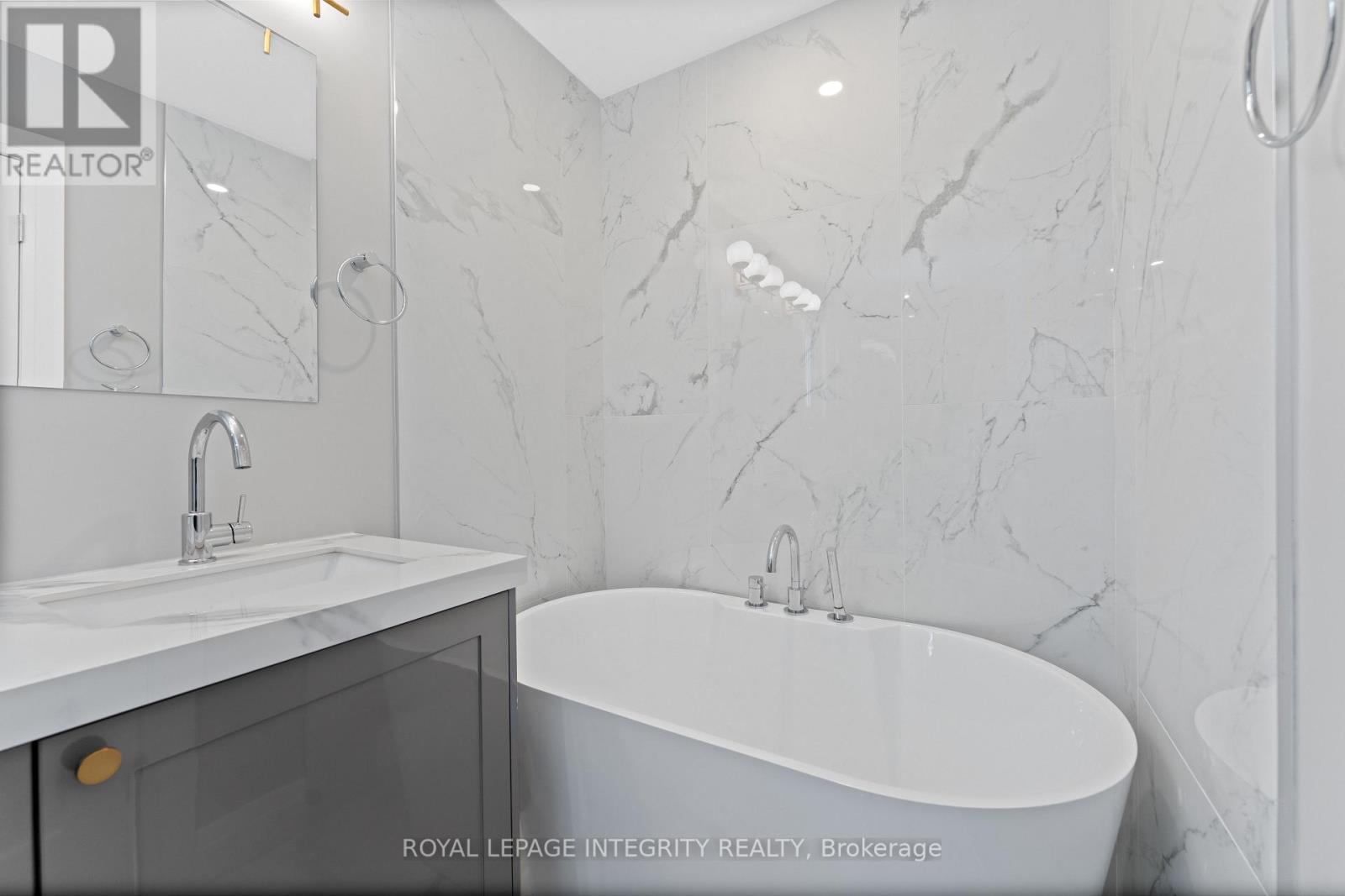 3440 Woodroffe Avenue