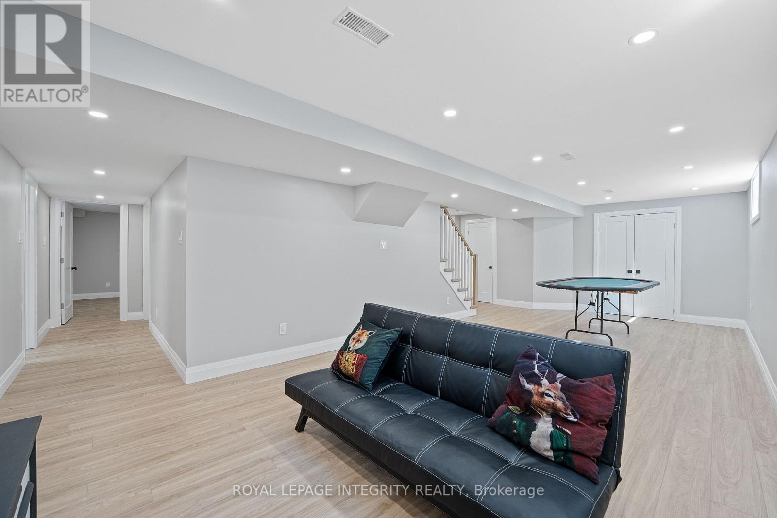 3440 Woodroffe Avenue