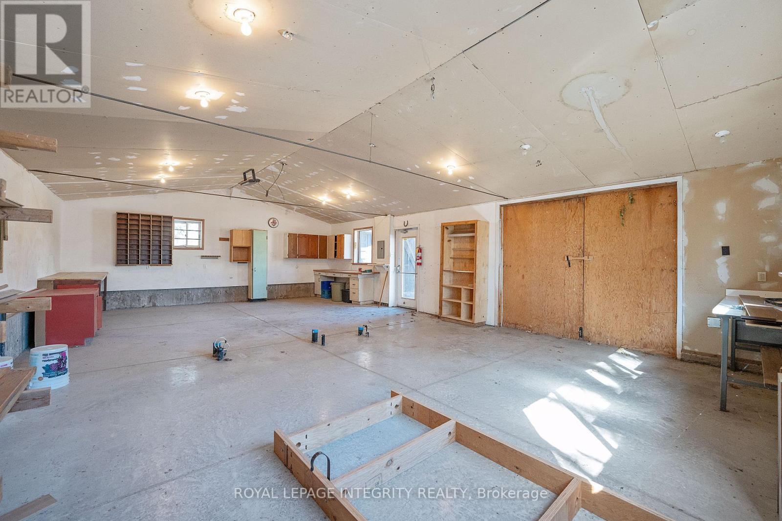 3440 Woodroffe Avenue