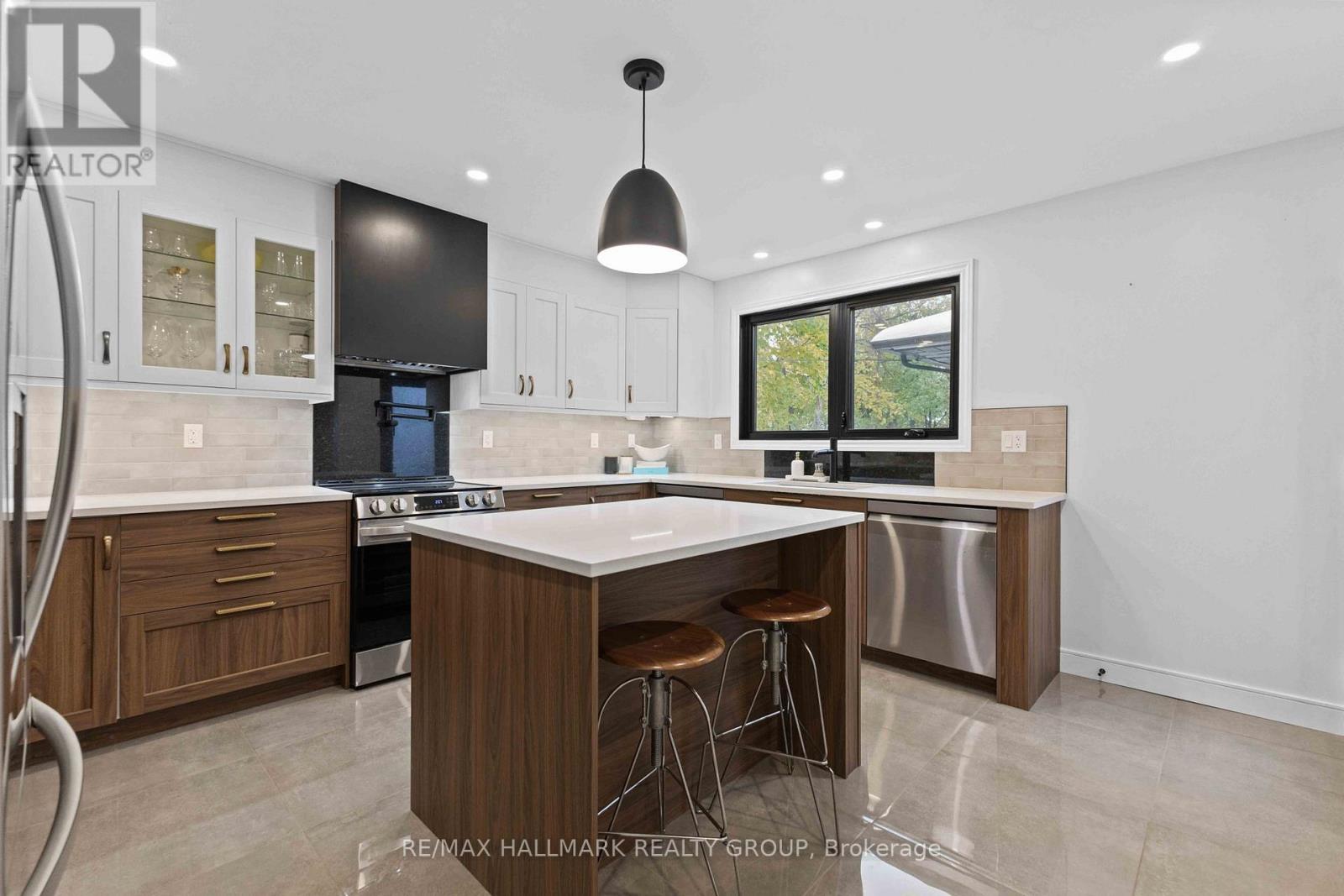 2186 Lenester Avenue