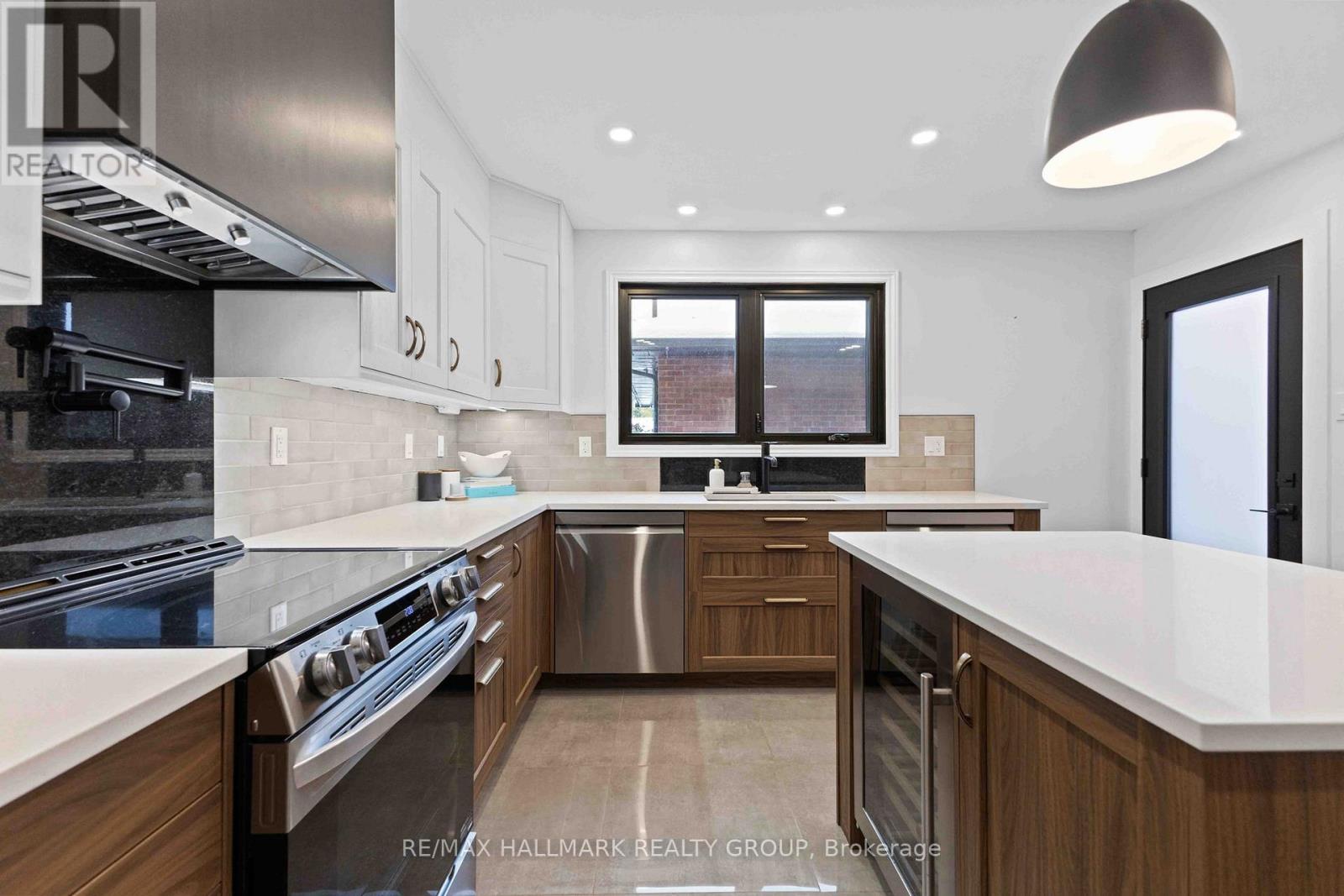 2186 Lenester Avenue