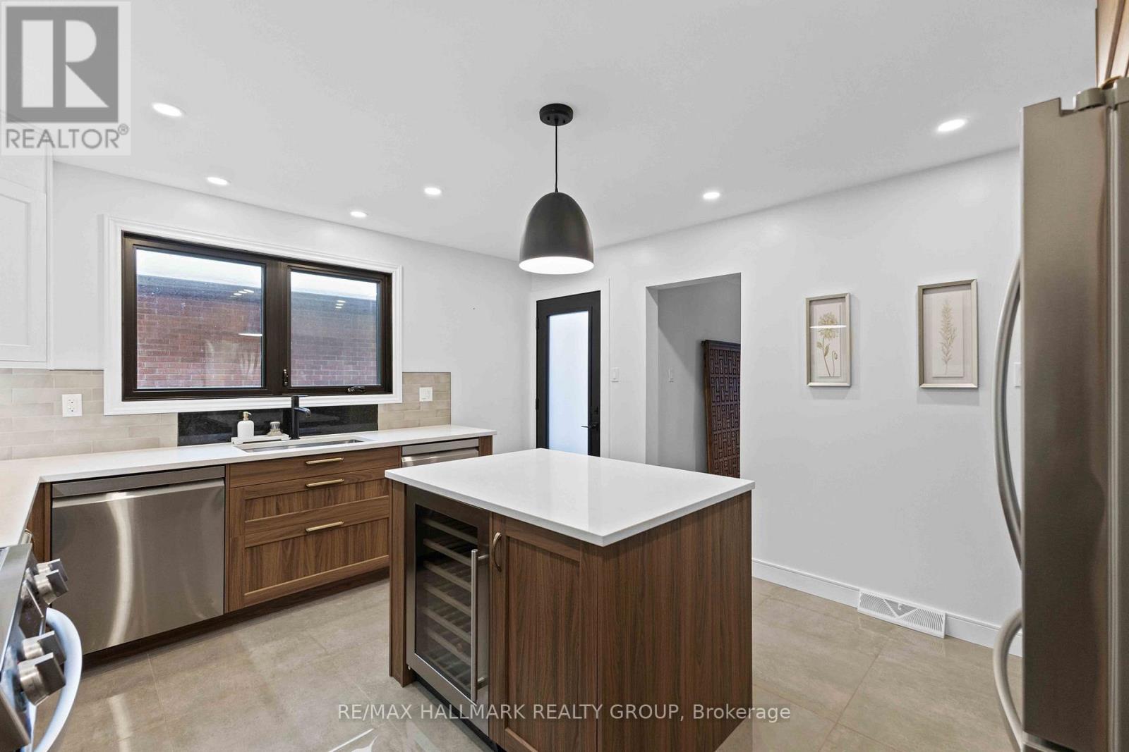 2186 Lenester Avenue