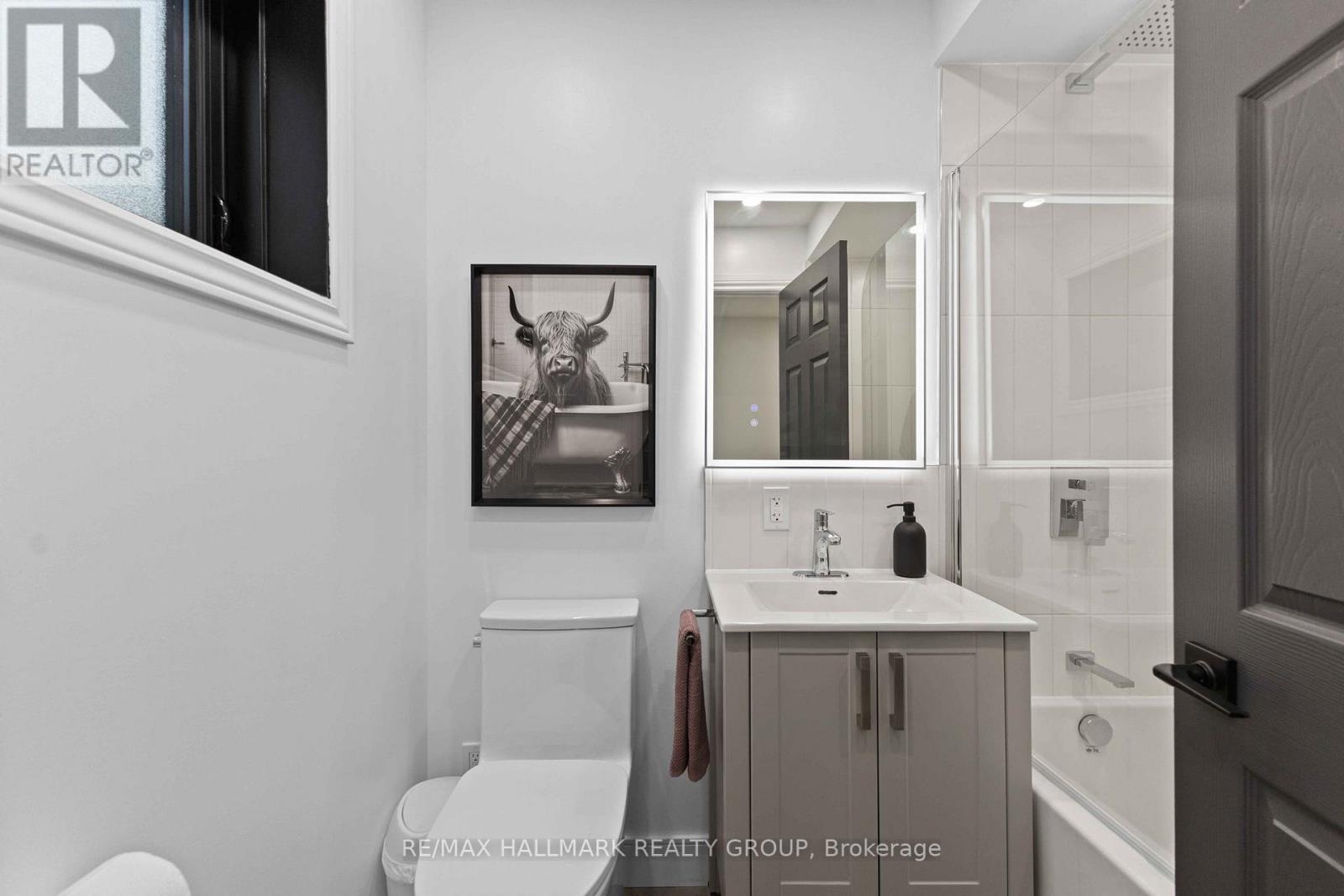 2186 Lenester Avenue