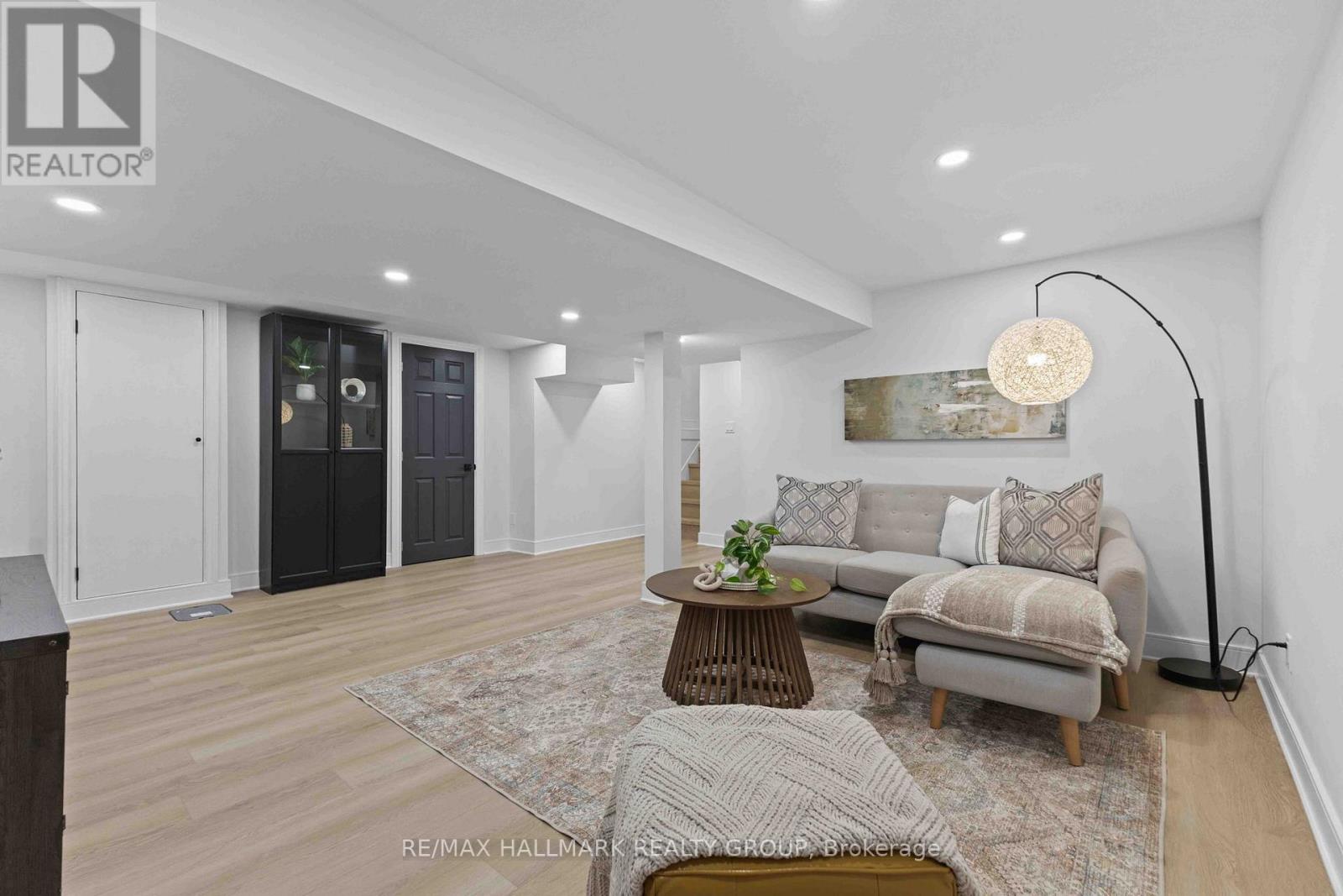 2186 Lenester Avenue