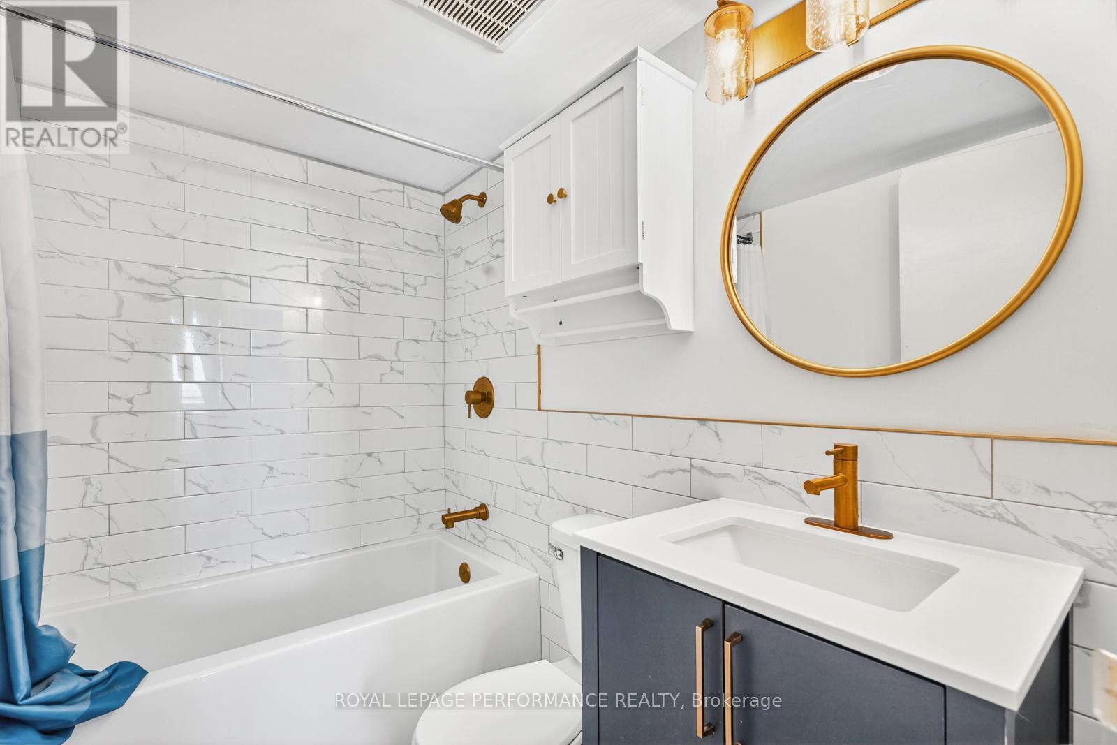 1603 - 160 George Street