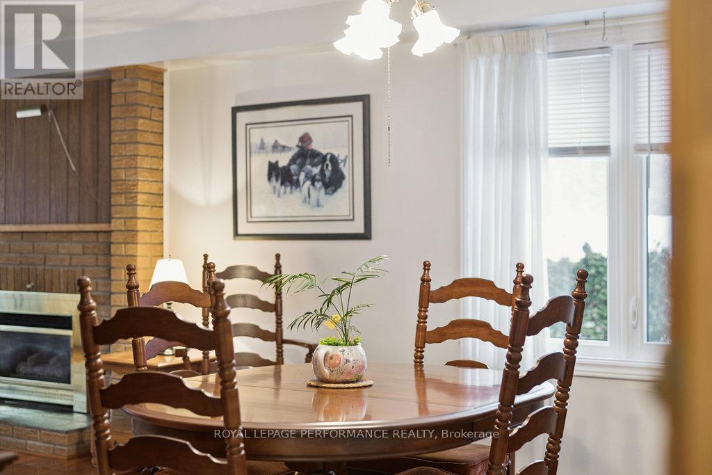 2314 Cotters Crescent