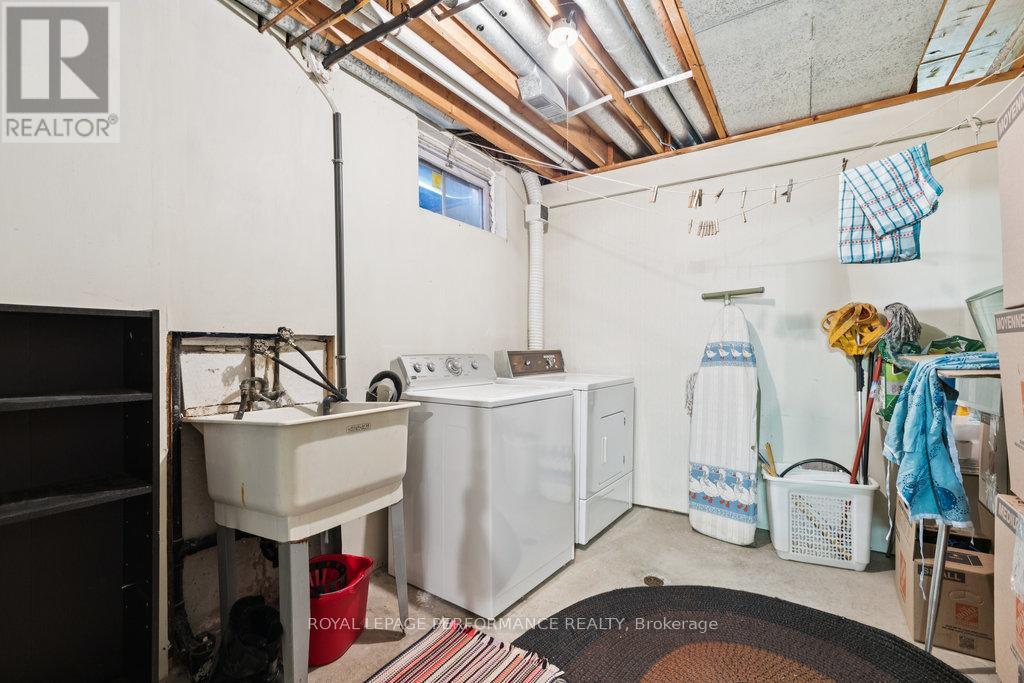 2314 Cotters Crescent