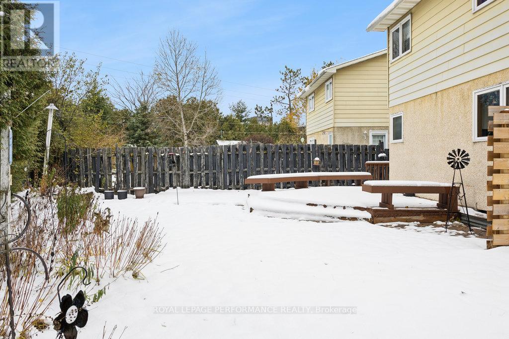 2314 Cotters Crescent