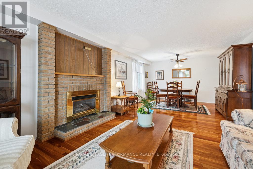 2314 Cotters Crescent