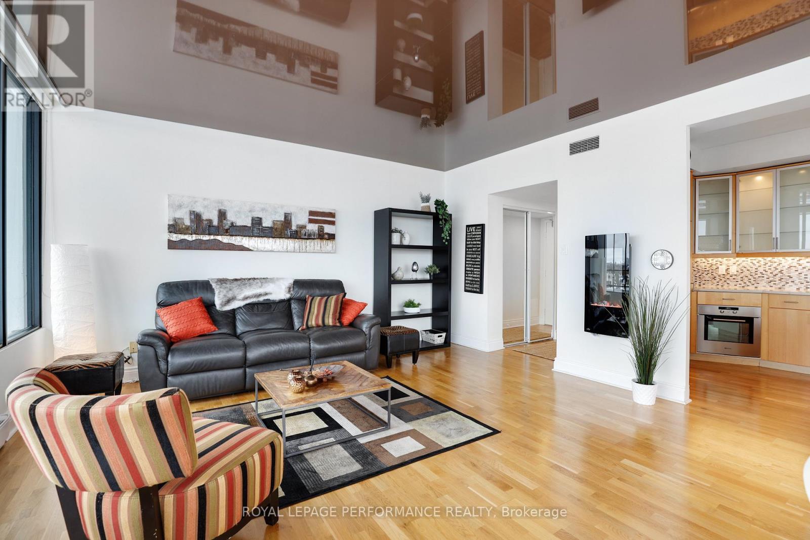 Ph3 - 370 Dominion Avenue