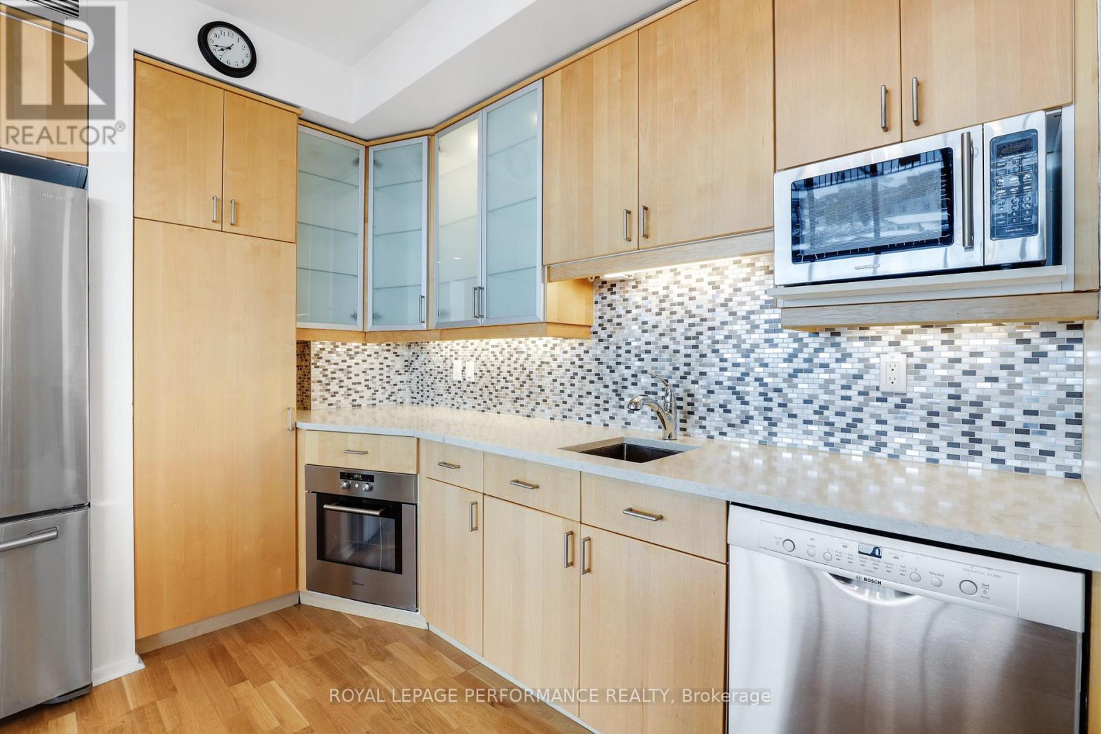 Ph3 - 370 Dominion Avenue