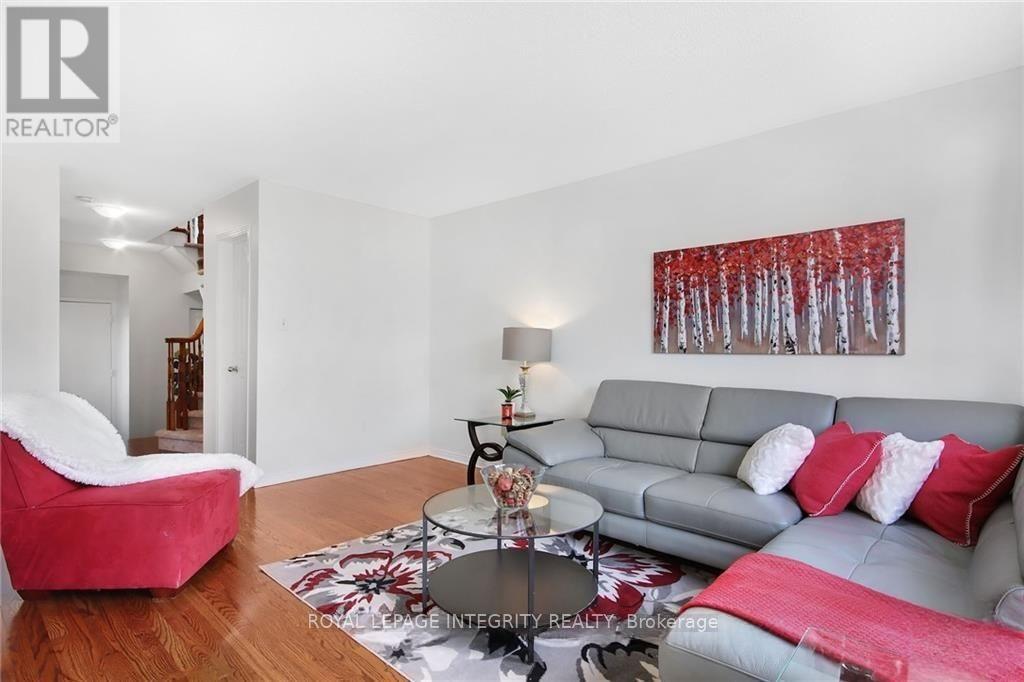 77 Daventry Crescent