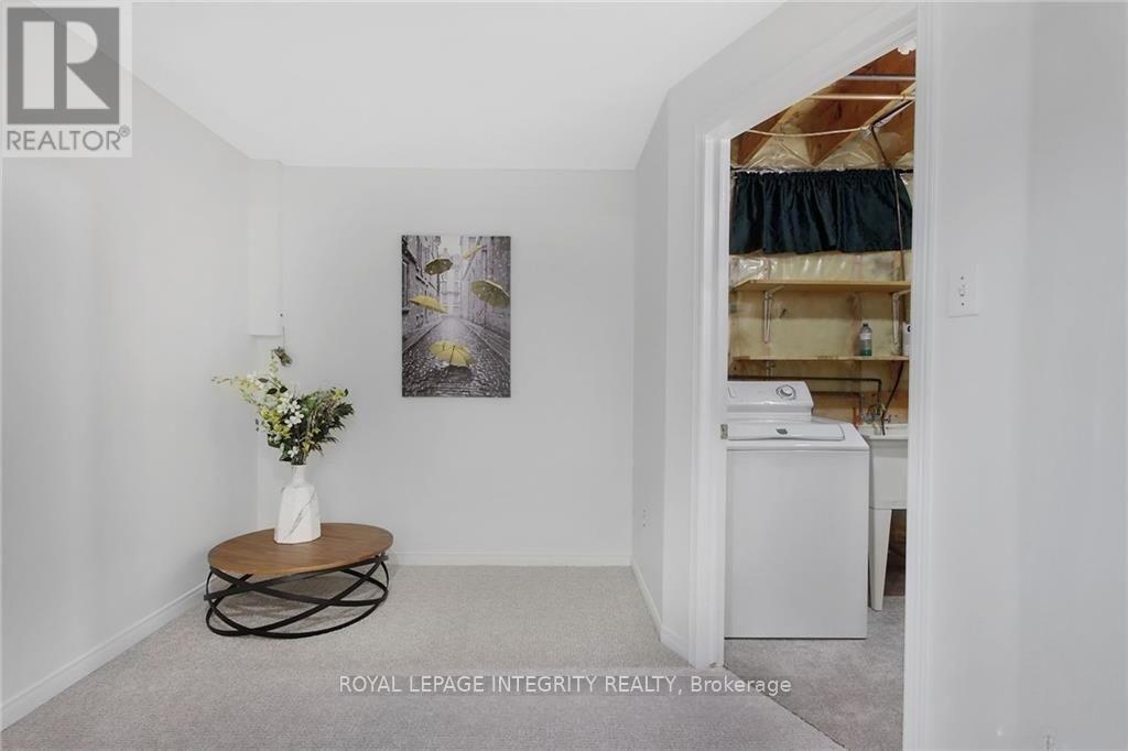 77 Daventry Crescent