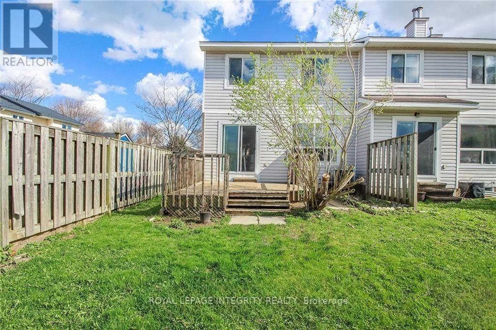 77 Daventry Crescent