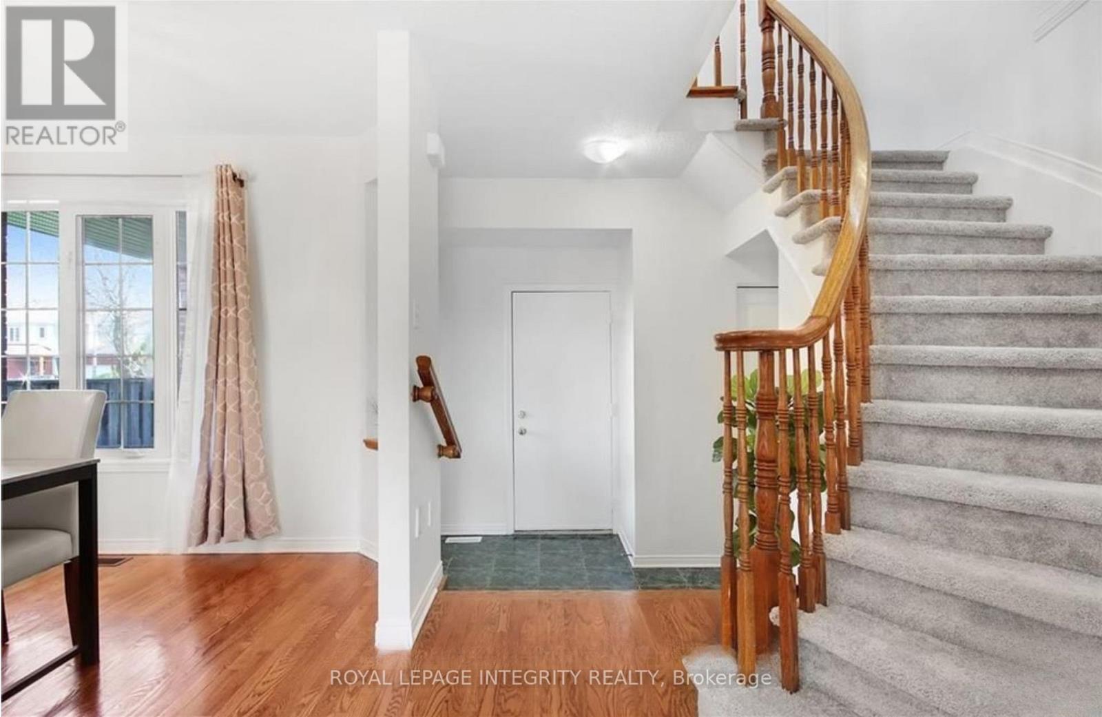 77 Daventry Crescent