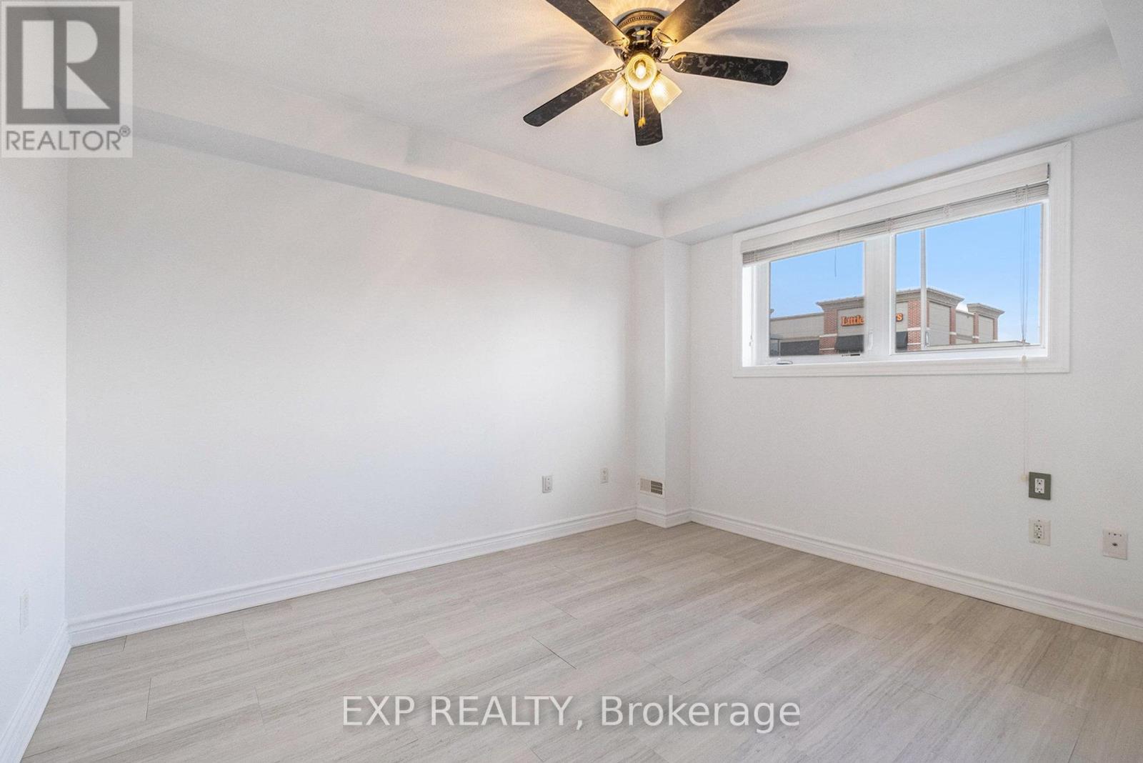 2 - 305 Cresthaven Drive