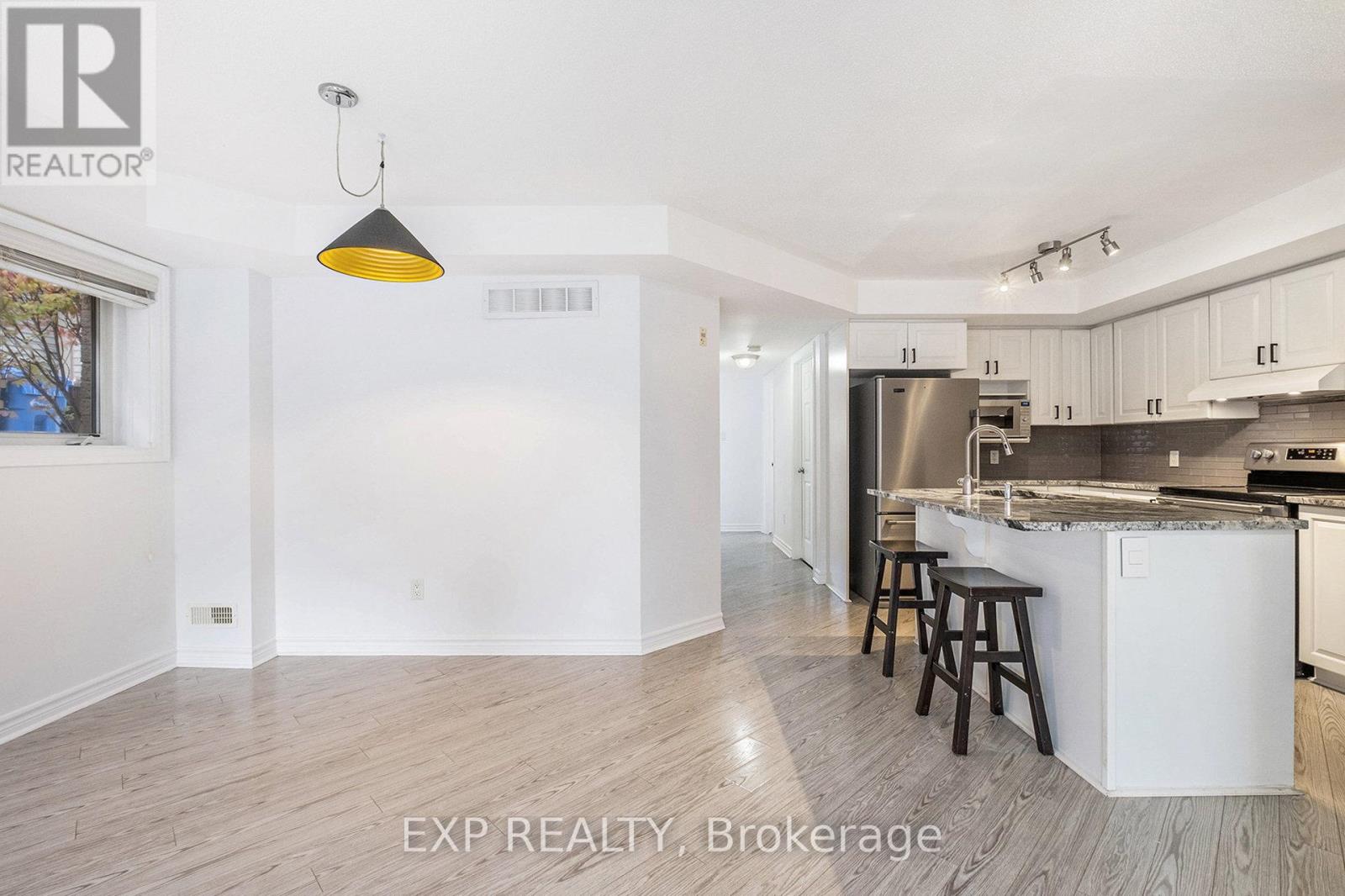 2 - 305 Cresthaven Drive