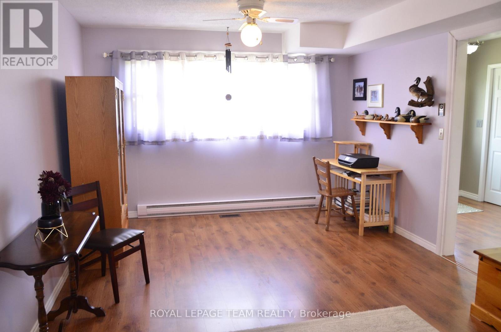 4951 (hwy 31) Bank Street N