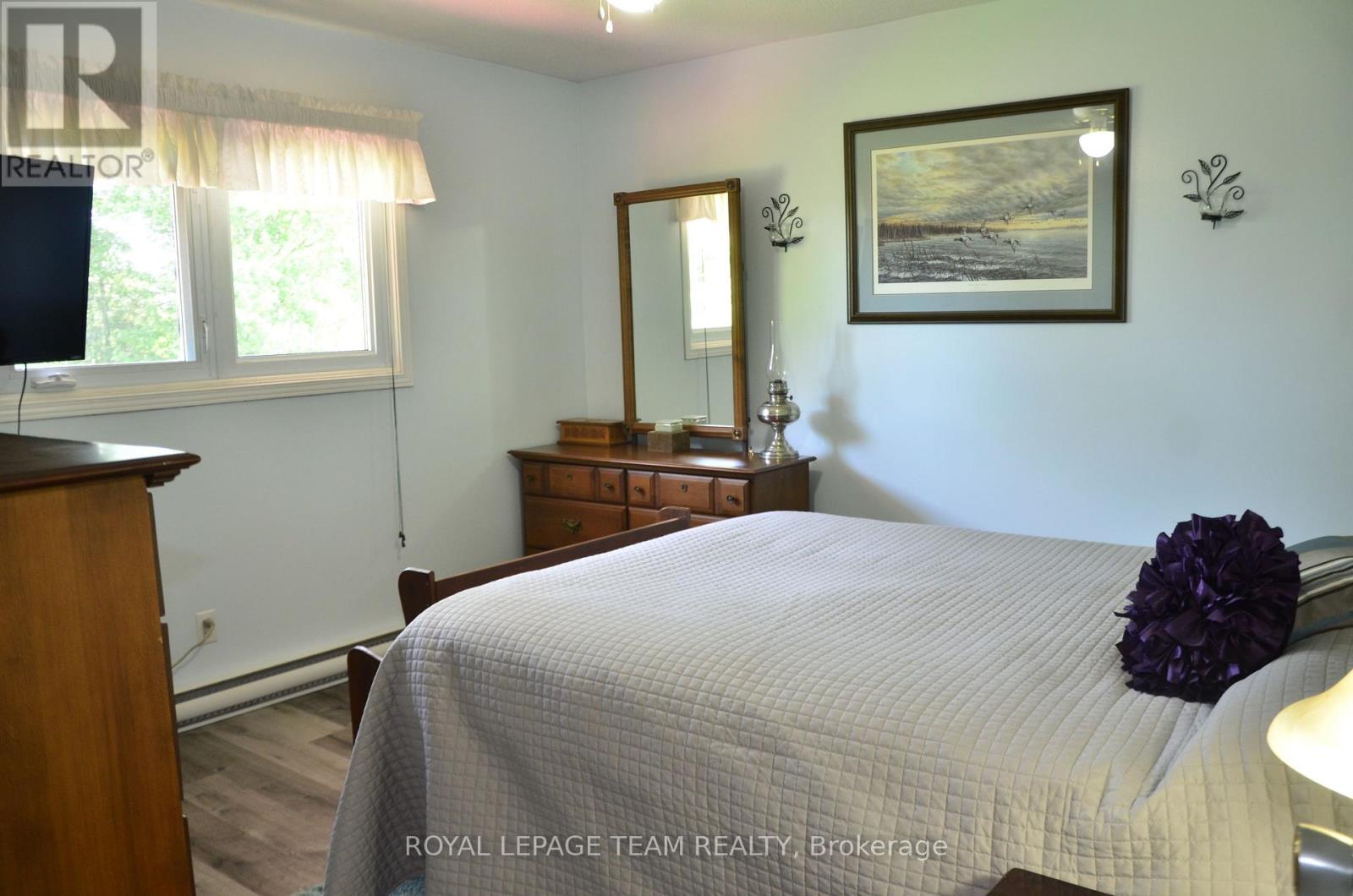 4951 (hwy 31) Bank Street N