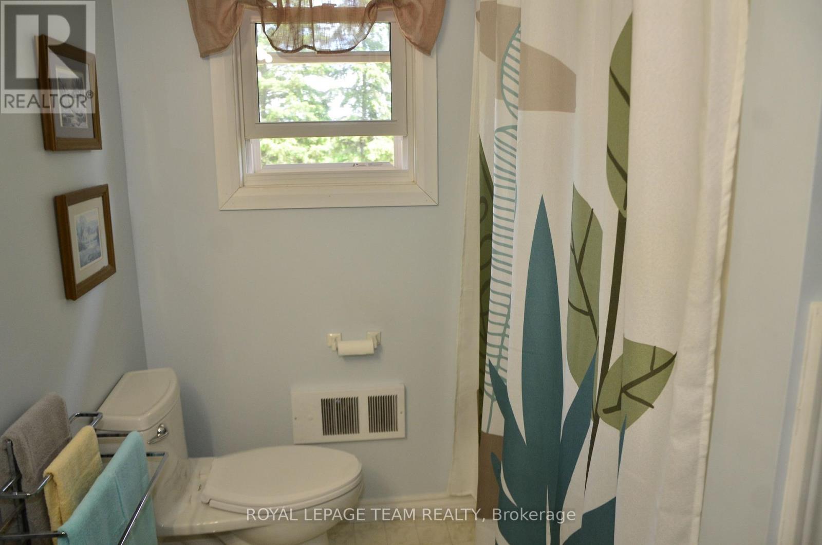 4951 (hwy 31) Bank Street N