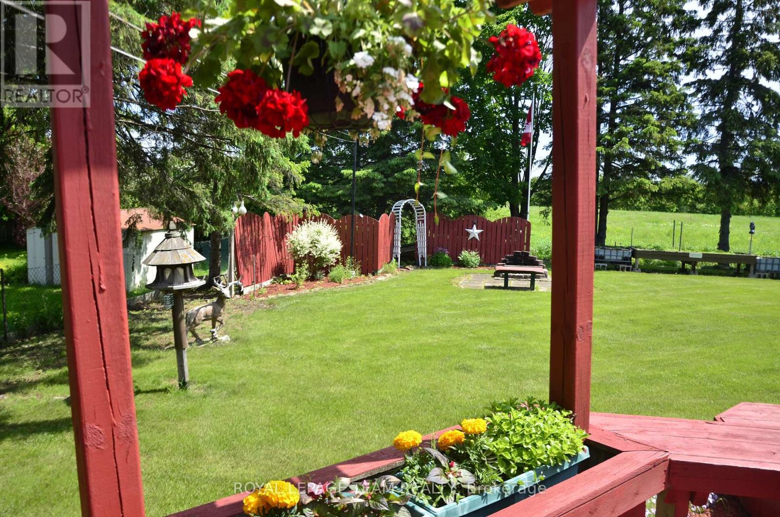 4951 (hwy 31) Bank Street N