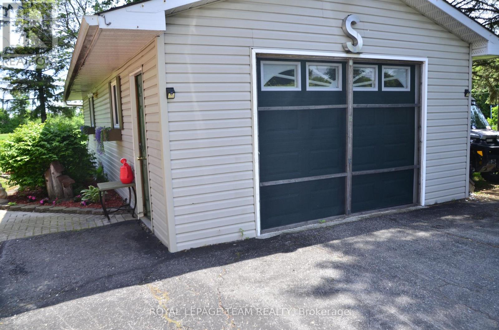 4951 (hwy 31) Bank Street N