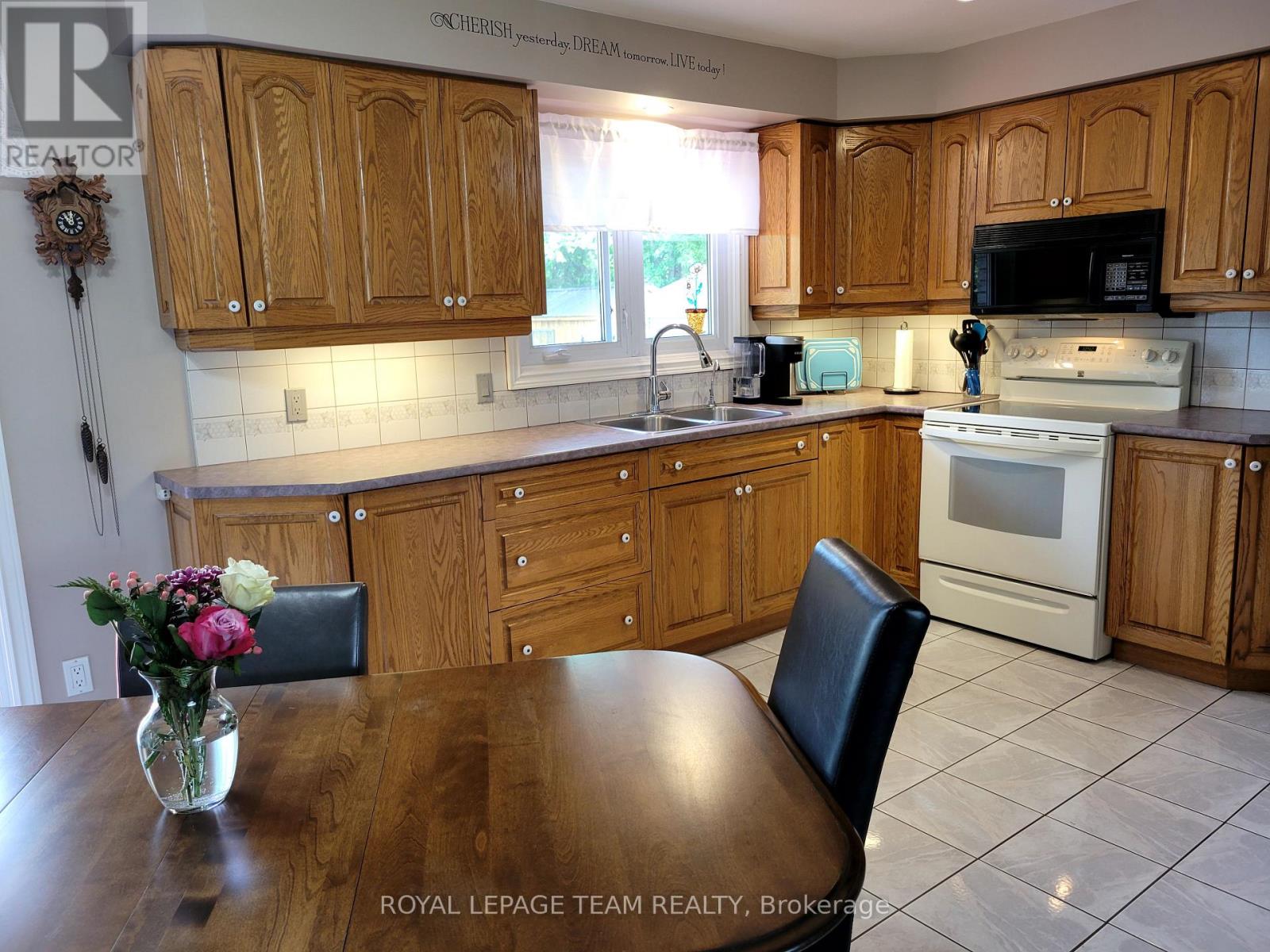 4951 (hwy 31) Bank Street N