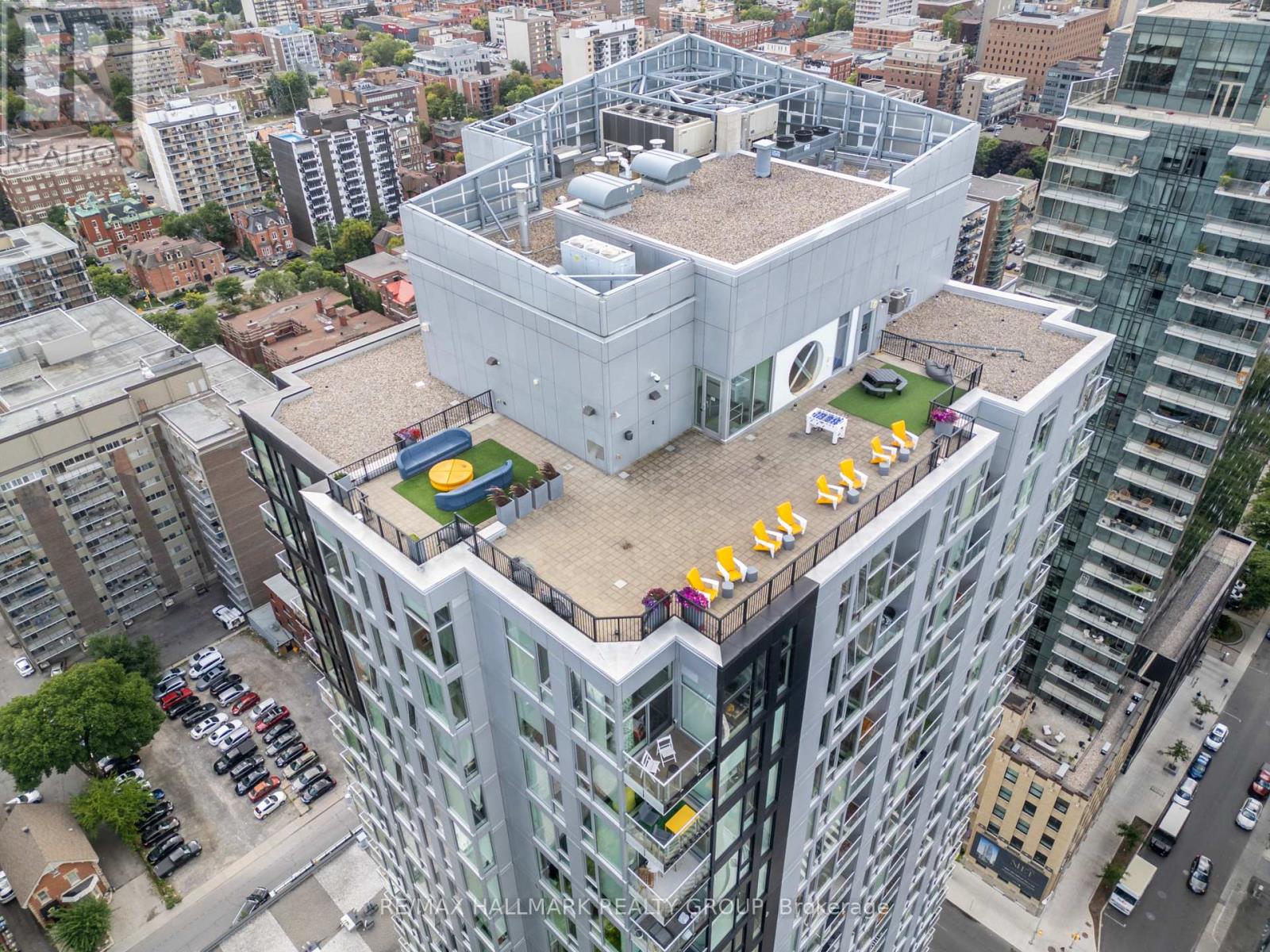 1904 - 179 Metcalfe Street