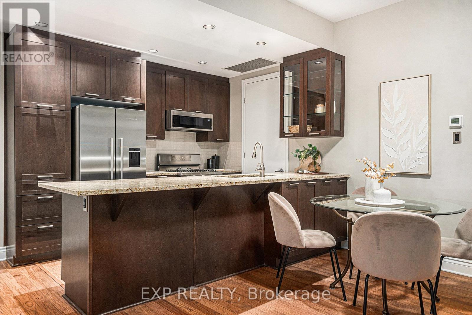 403 - 327 Breezehill Avenue S