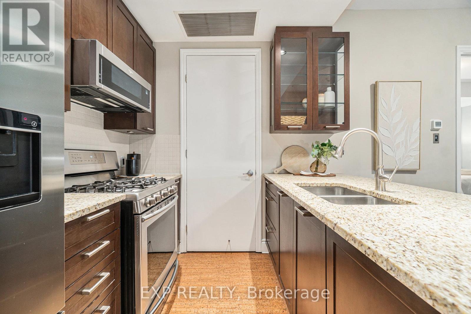 403 - 327 Breezehill Avenue S