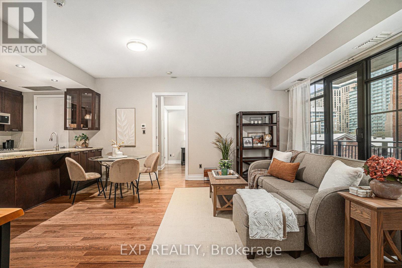 403 - 327 Breezehill Avenue S