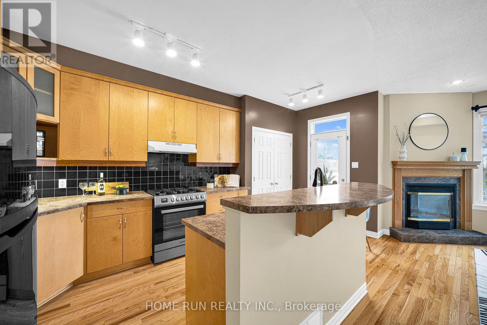 517 Devonwood Circle