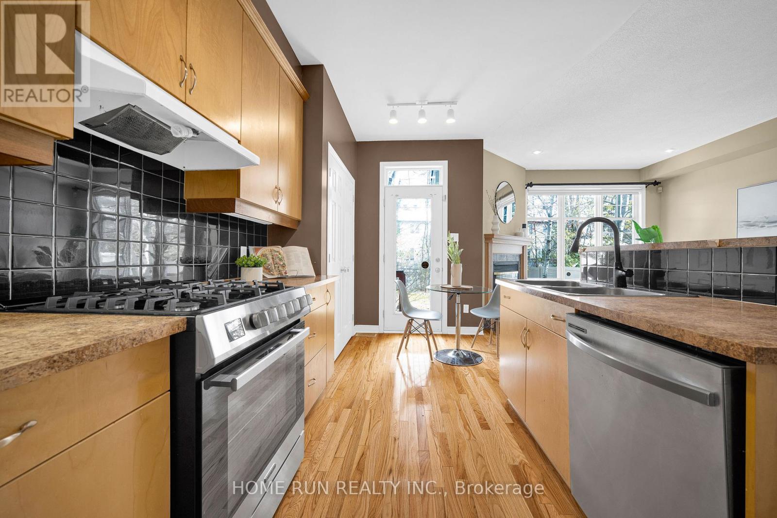 517 Devonwood Circle