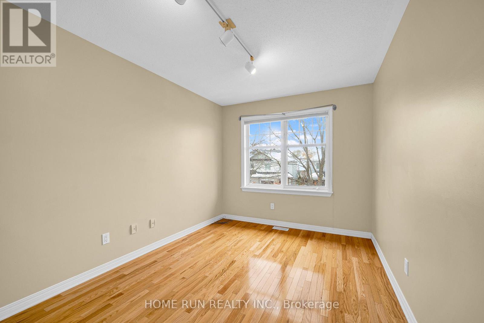 517 Devonwood Circle