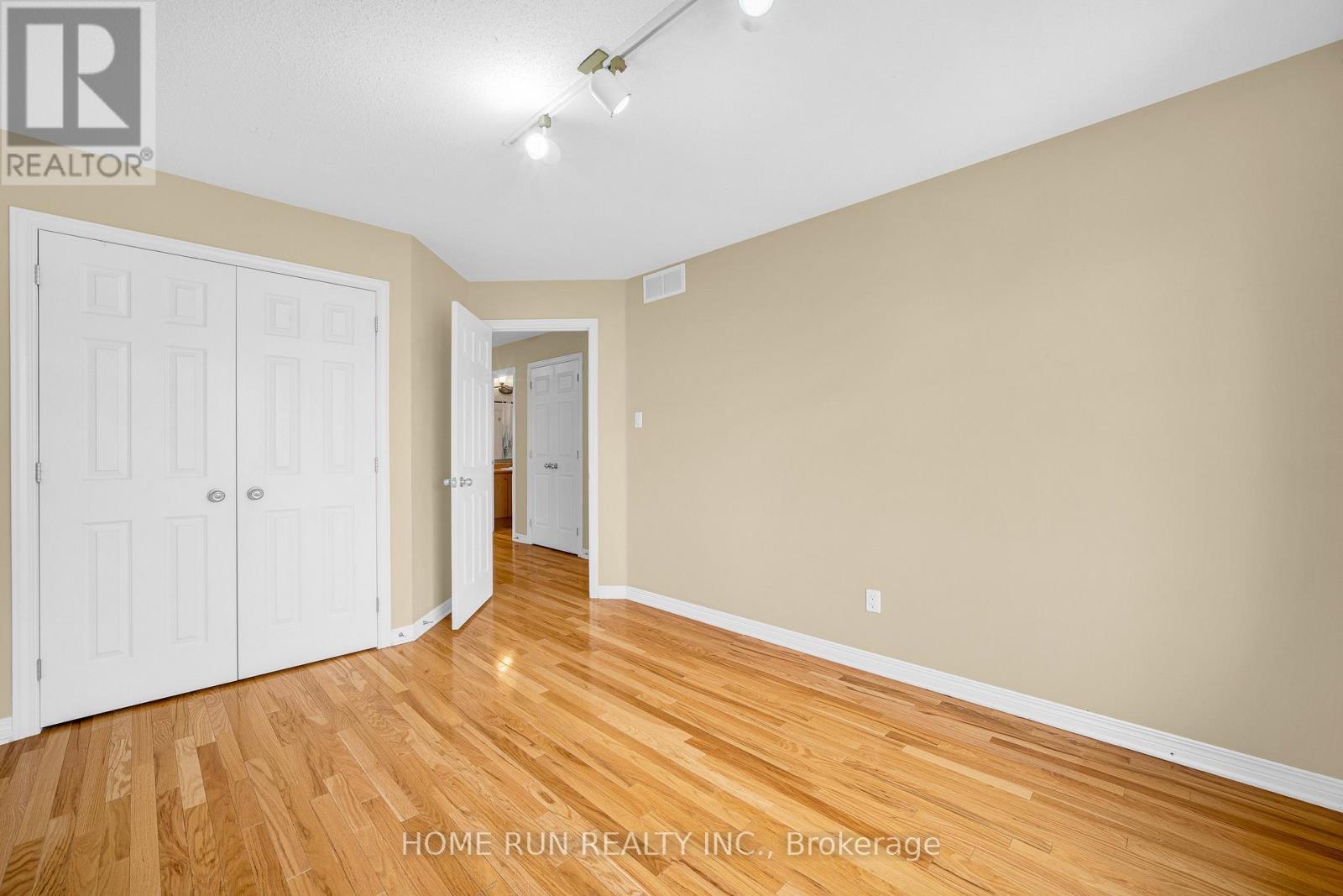 517 Devonwood Circle