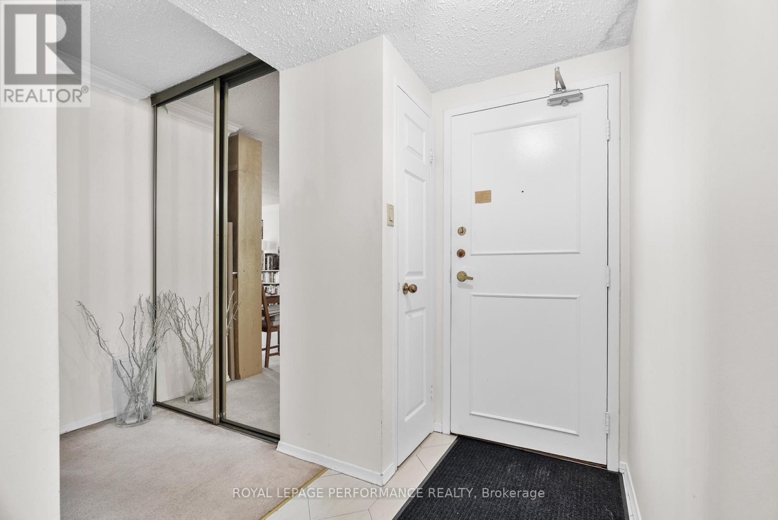 502 - 530 Laurier Avenue W