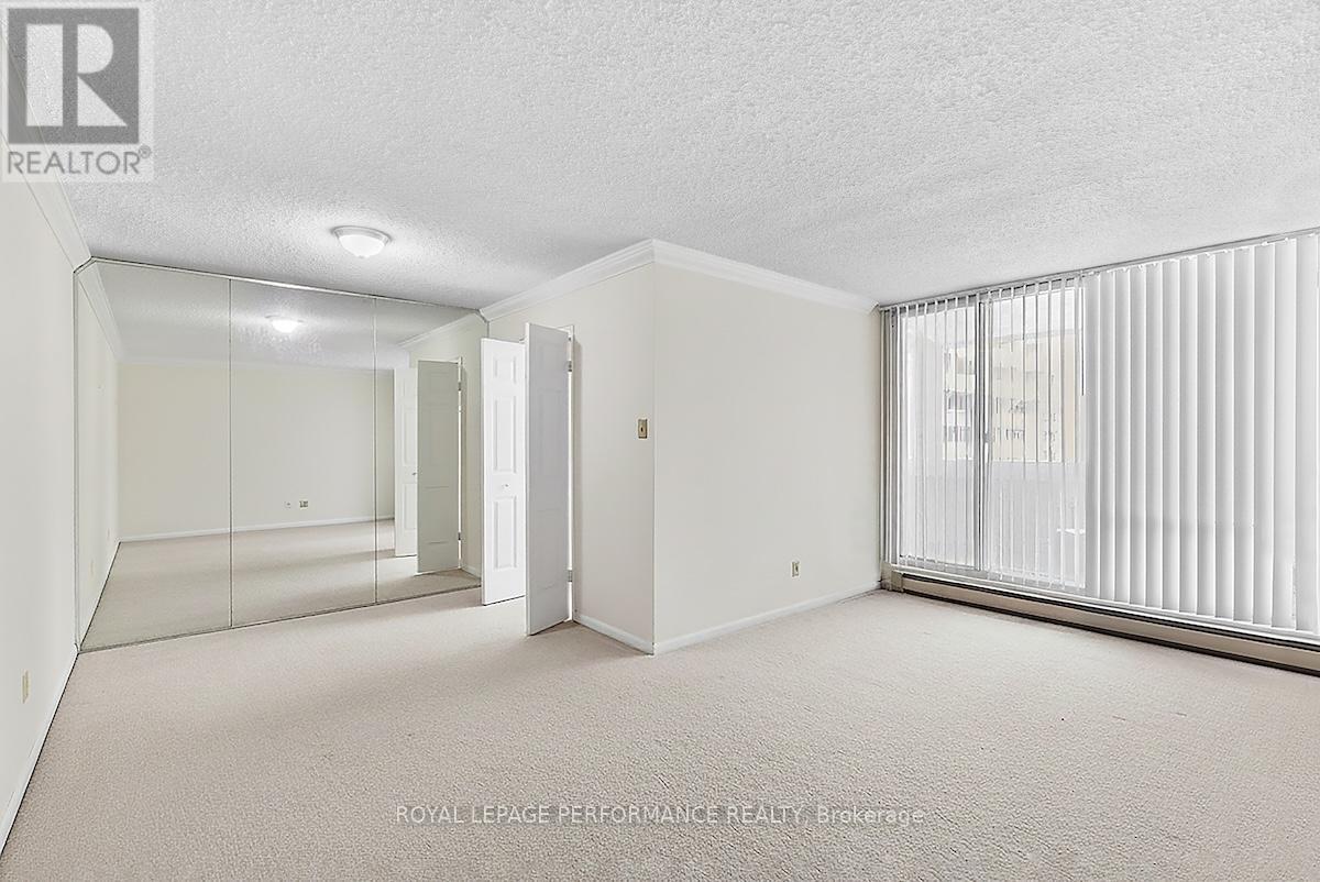 502 - 530 Laurier Avenue W